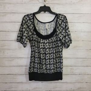 Boutique Brand Heart Soul Peasant Style Top in Geometric Print Size Medium